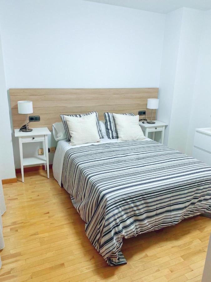 Duenas Apartment โอเบียโด ภายนอก รูปภาพ