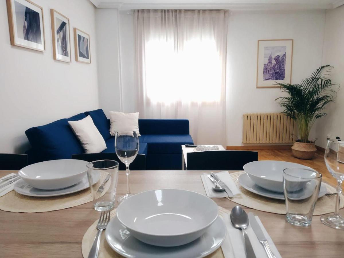 Duenas Apartment โอเบียโด ภายนอก รูปภาพ