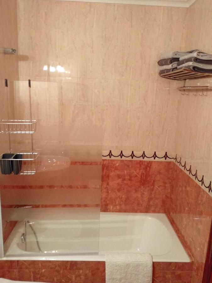 Duenas Apartment โอเบียโด ภายนอก รูปภาพ